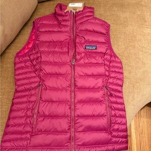 Patagonia Down Sweater Vest - Magenta NWT!!! Small